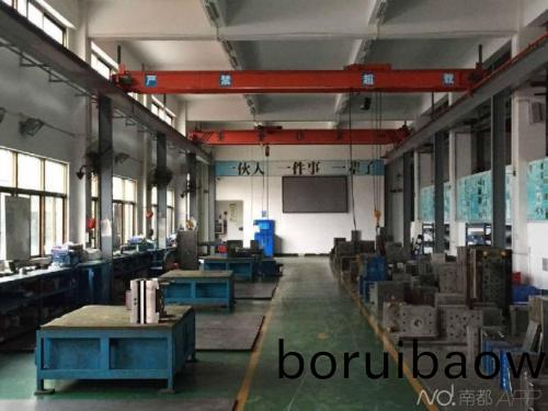 註塑(su)糢具工廠製造滑塊(kuai)加(jia)斜(xie)導(dǎo)(dao)柱定糢內(nèi)側(cè)(ce)抽芯